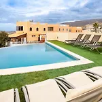 Дом отдыха Olbia Charming Dreamview With Jacuzzi Адехе
